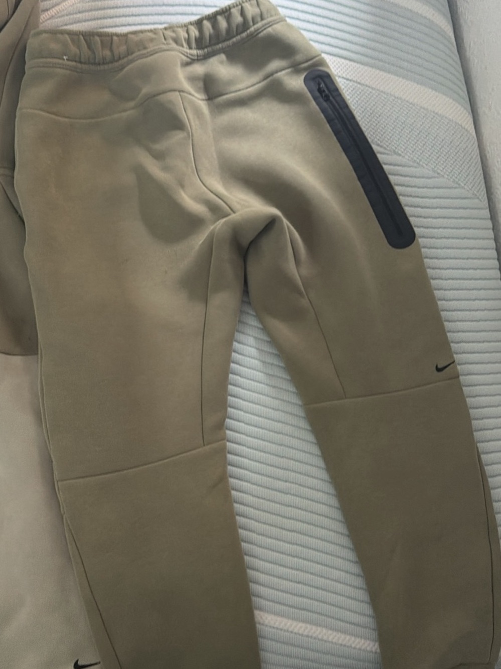 Nike Tech Boys Large Green Color Block Set! - Picture 10 of 10